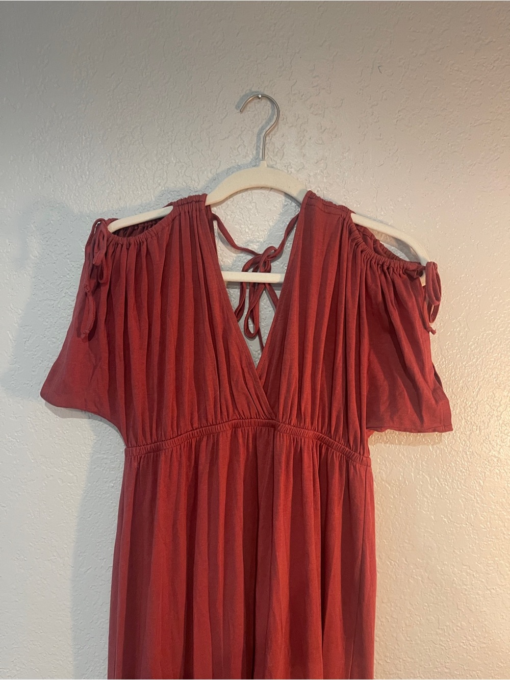 Cold-Shoulder Maxi Dress in Rust Red